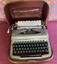 Vintage 1950s ROYAL Diana portable typewriter in case - tested & fully working