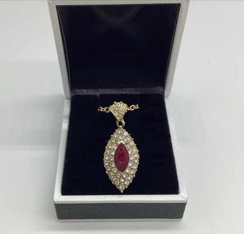 Attwood sawyer pendant chain - &,