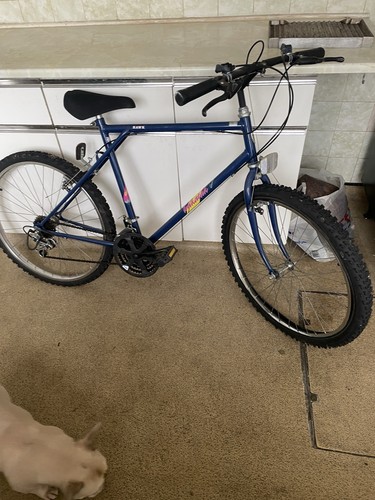 Hawk mountain bike triple - gt,
