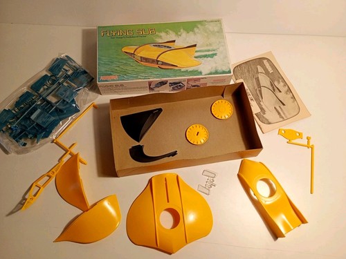 Rare vintage 1975 flying - rare, sub