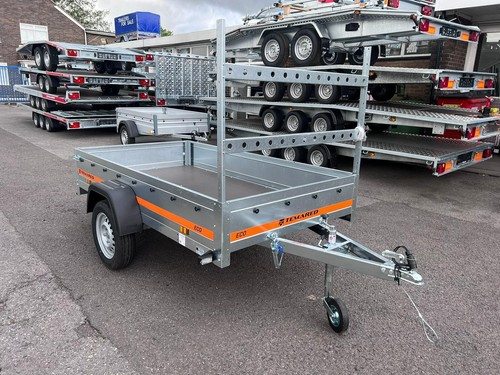 General use trailer ladder - use,
