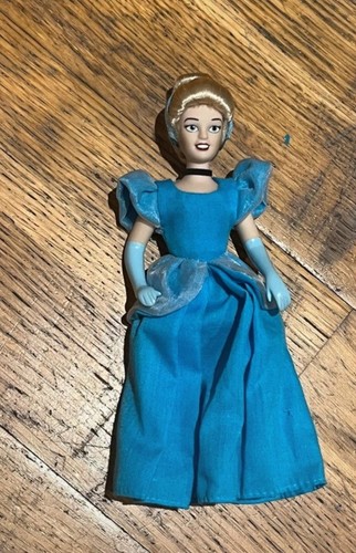 Cinderella disney 2004 - cinderella,