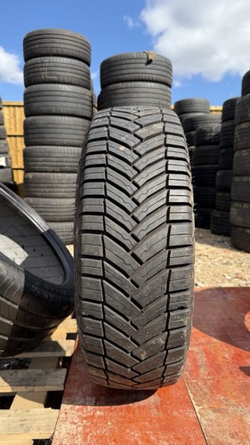 215 r17c michelin - 60, agilis