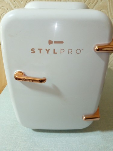 Mini fridge stylpro bc60a b - stylpro,