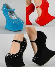 Qoors Stud Studded Curved