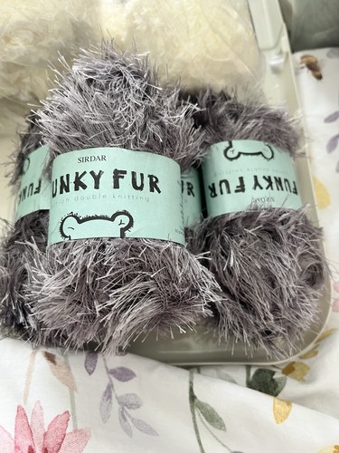 Funky fur yarn - balks, x