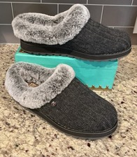 SKECHERS Sz 8 BOBS