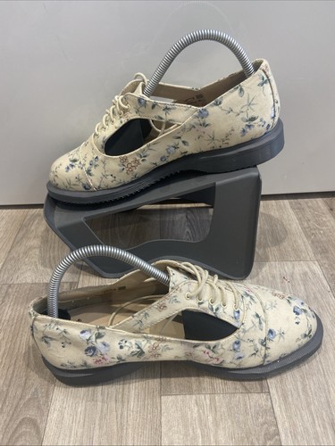 Cream floral martens carrie - cream,