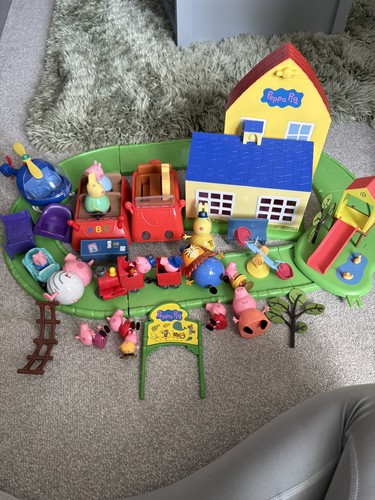 Large bundle peppa pig - peppa, toys