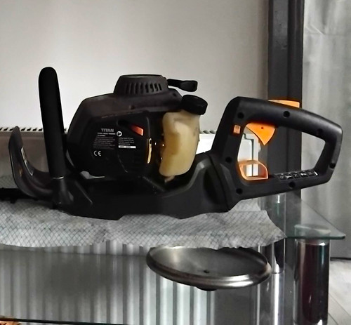Titan petrol hedge trimmer - hedge,