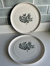 Next Christmas Mistletoe design 26.5cm coupe  dinner plates X 2 ribbed plate