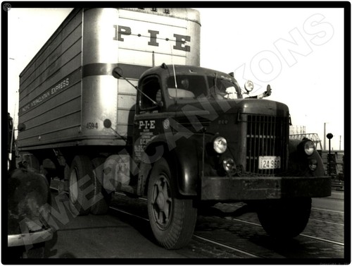 Reo trucks new - reo, metal