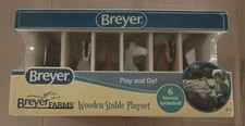 Breyer - Wooden Stable Carry