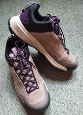 VASQUE dry, waterproof, laces