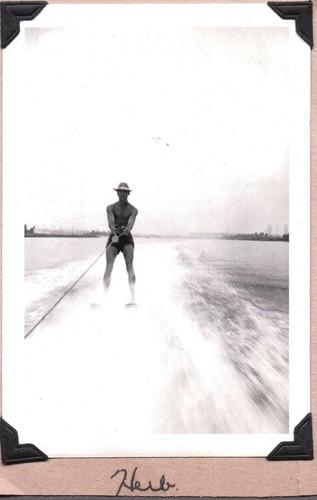 Vintage photograph 1942 - photograph,