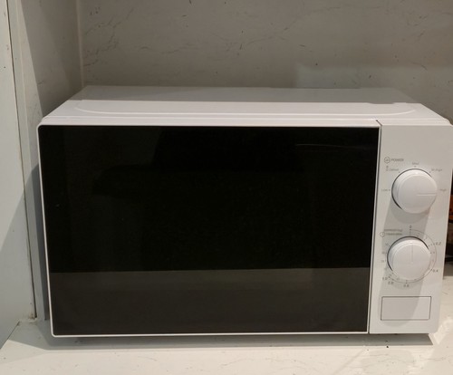 Tesco microwave 700w - tesco, white