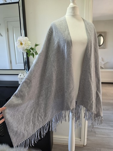 Light grey blanket style - m&s,