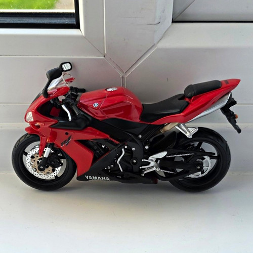 Maisto yamaha diecast - ,