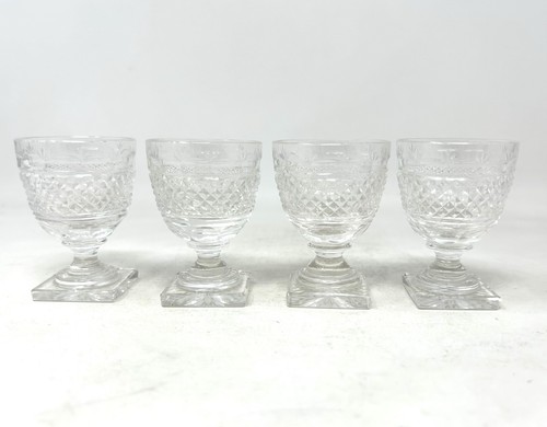 Set fine cut - of, glass