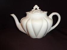 SHELLEY DAINTY 1 1/2 PINT TEAPOT