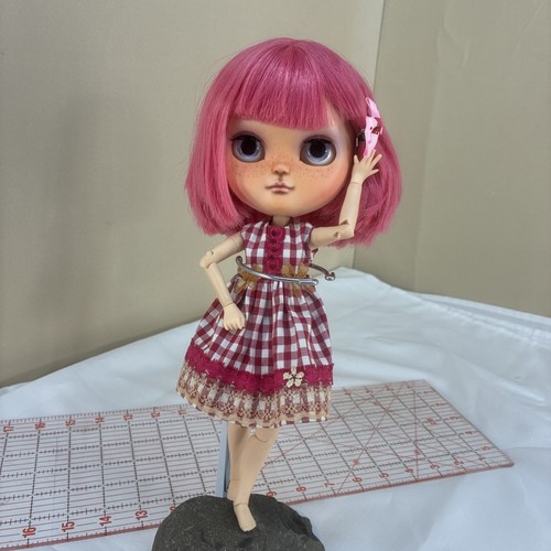 Neo blythe doll pink ooak - pink,