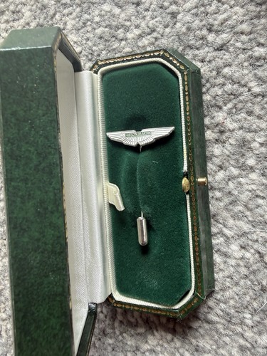 Aston martin enamel - aston, pin