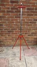 ARTISTS - RED ADJUSTABLE EASEL 56.1/4" (143cm) WITH CARRY BAG - USED