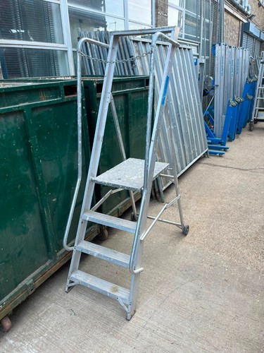 Aluminium platform podium - aluminium,