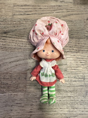 Strawberry shortcake doll 1979 - strawberry,