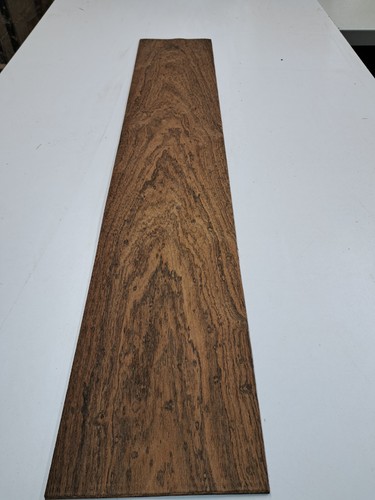 Louro preto veneer 1 - preto,