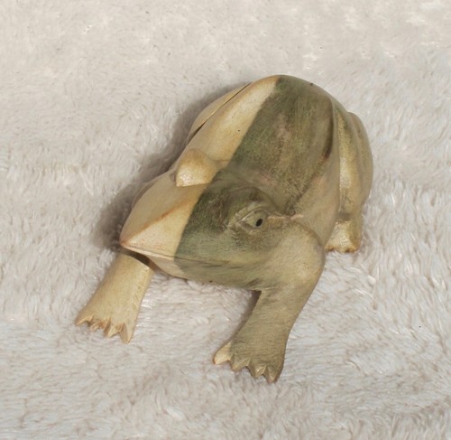 Wooden frog sustainable - frog,
