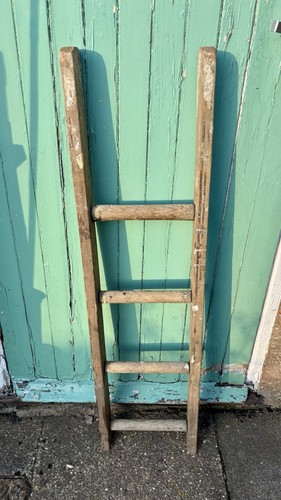 Vintage wooden step - wooden,