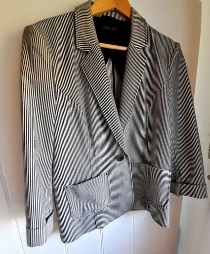 Jaeger black and white striped