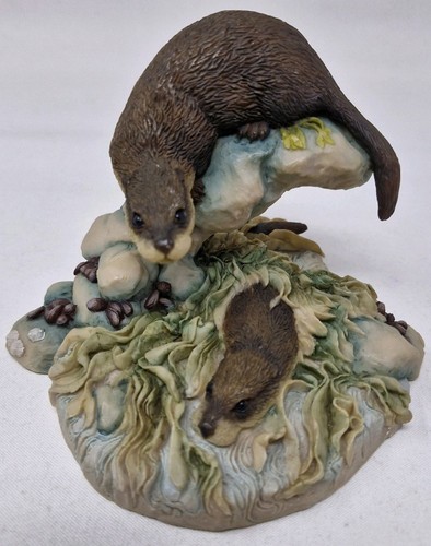 Teviotdale otters figurine - teviotdale,