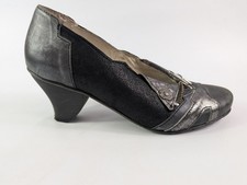 Dkode Grey Leather Mid Heel