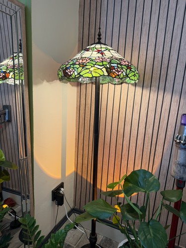 Beautiful tiffany lamp - tiffany,