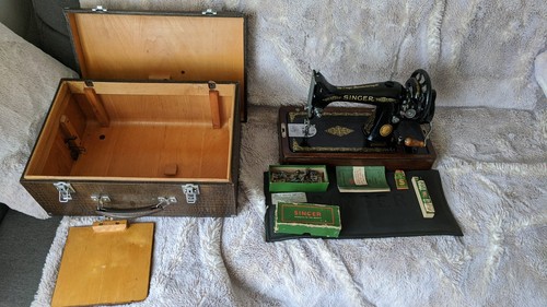 Vintage 1952 singer 99k hand - vintage,