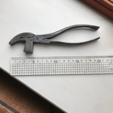 Vintage cobblers lasting