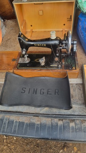 Singer vintage sewing machine - sewing,