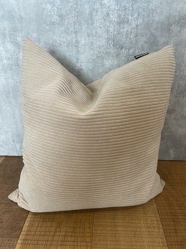Boconcept 45cm cushion ribbed - boconcept,