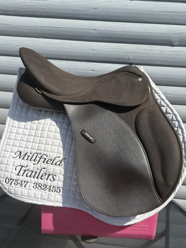 Wintec 2000 saddle brown - 17”,