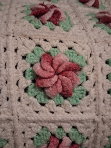Vintage crocheted floral - vintage,