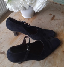 Vintage Y2K black suede Guess Collection court shoes size 6 /39. Used. Leather