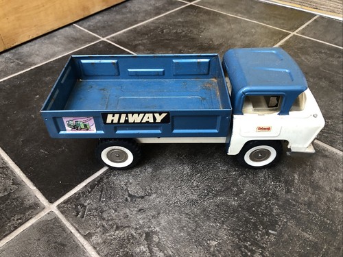 Vintage 1960s tri - 1960s, hi-wy