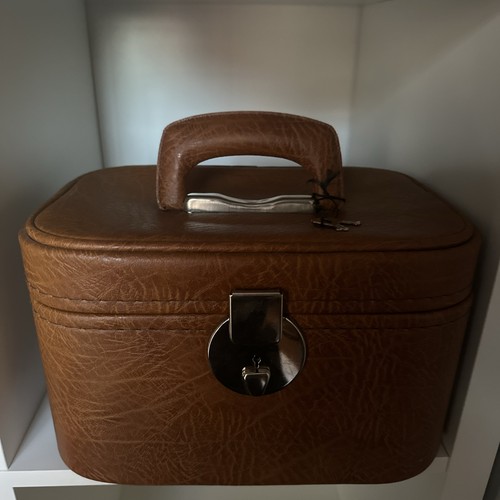 Vintage faux leather vanity - faux,