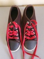 Unisex 2 Wheeled Genuine Heeleys  UK Size 12  With Lots Of Tread.