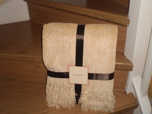 Laura ashley hamilton - laura,