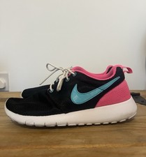 Nike Roshe Run Trainers Hyper