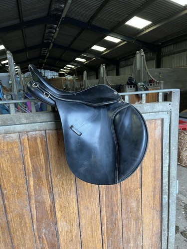 Non adjustable saddle - 16.5”,