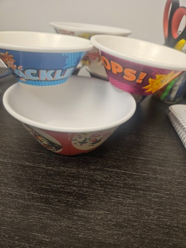 Kellogg cereal bowls - 6,